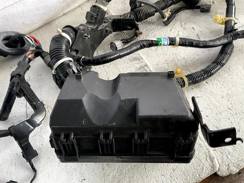 Load image into Gallery viewer, 2019 - 2022 ACURA ILX ENGINE BAY ROOM WIRE WIRING HARNESS 3220A-TX6-A # 113658
