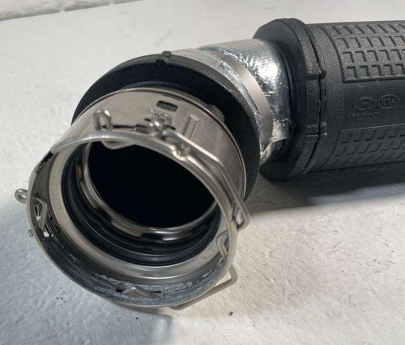 Load image into Gallery viewer, 21-25 HYUNDAI SANTA FE TURBOCHARGER INTERCOOLER INLET TUBE HOSE PIPE 2.5L 106904
