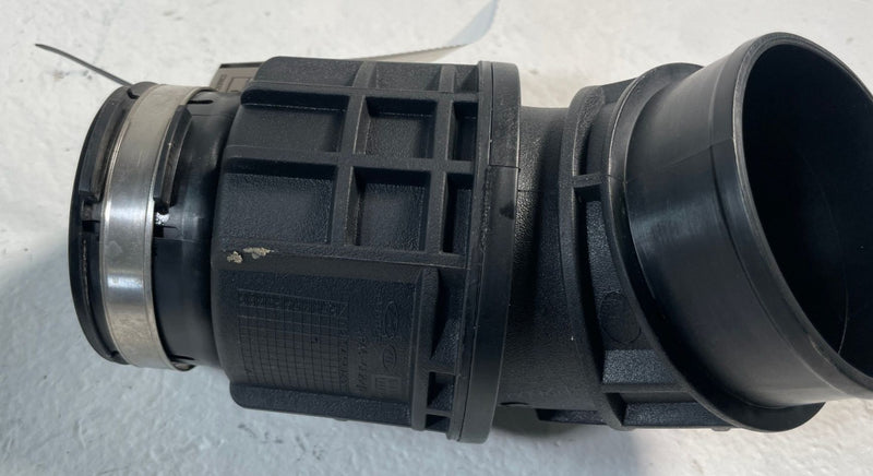 Load image into Gallery viewer, 21-26 HYUNDAI SANTA FE SANTA CRUZ ENGINE AIR INTAKE HOSE PIPE TUBE 2.5L # 106910
