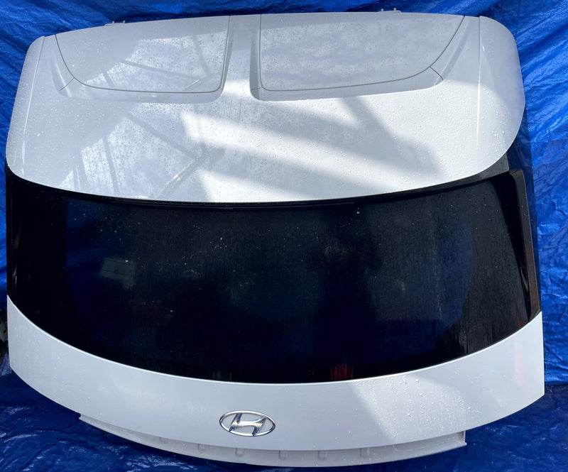 Load image into Gallery viewer, HYUNDAI IONIQ 5 TRUNK LID DECK TAIL GATE TAILGATE ASSEMBLY GRAY 22-24 # 108859
