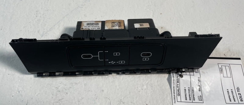 Load image into Gallery viewer, 2024 - 2025 HYUNDAI SANTA FE WIRELESS CHARGER 961A0-P6100-NNB # 106911
