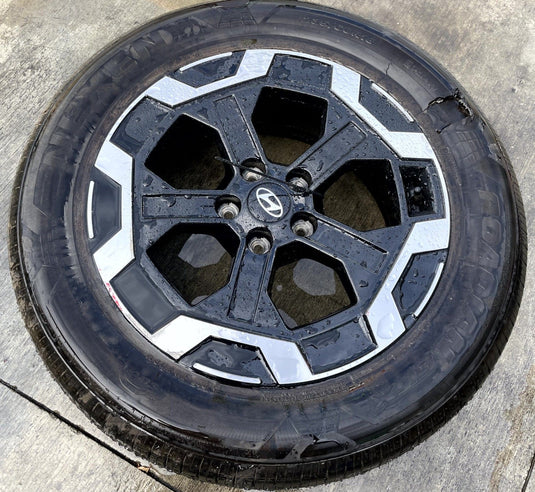 HYUNDAI SANTA FE 18" 18x7.5 BLACK ALLOY WHEEL RIM W/ TIRE (ONLY#1) 24-26 #111303