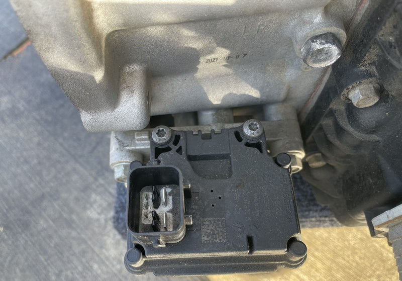Load image into Gallery viewer, HYUNDAI TUCSON FWD AUTOMATIC TRANSMISSION ASSEMBLY 2.5L 41K MILES 22-24 # 113734
