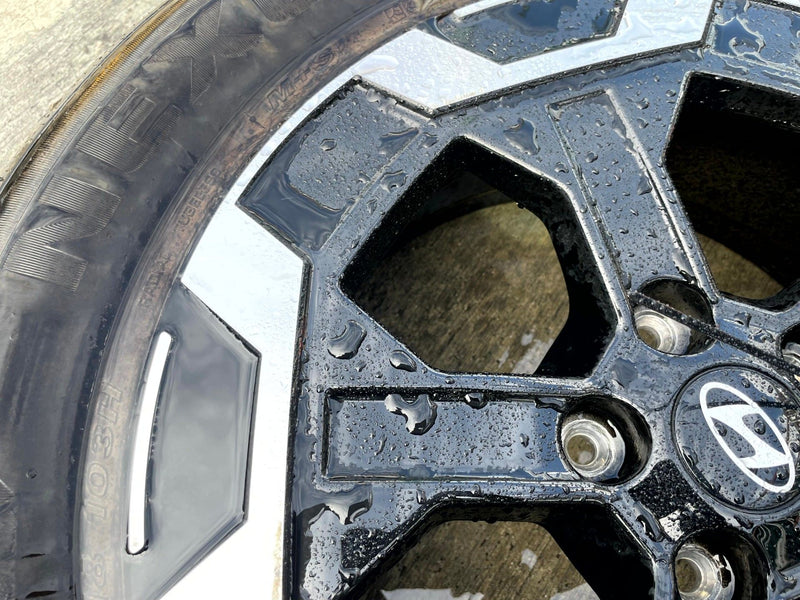 Load image into Gallery viewer, HYUNDAI SANTA FE 18" 18x7.5 BLACK ALLOY WHEEL RIM W/ TIRE (ONLY#1) 24-26 #111303
