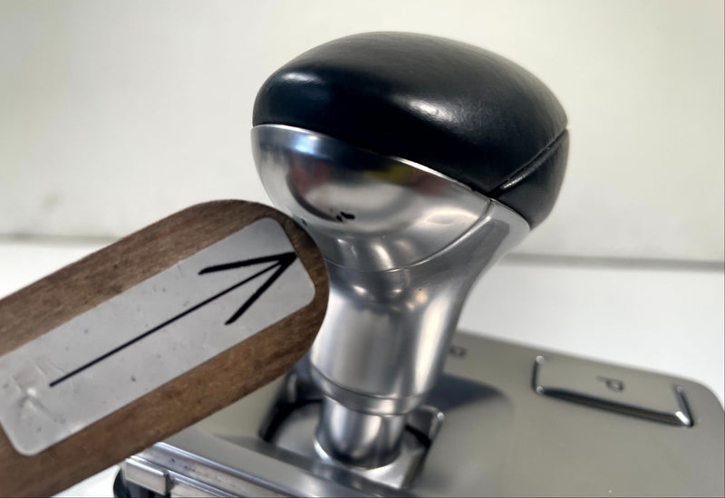Load image into Gallery viewer, 2022-2023 GENESIS G70 AUTOMATIC GEAR SHIFTER FLOOR LEVER KNOB ASSEMBLY # 113851
