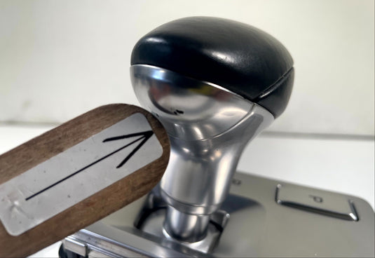 2022-2023 GENESIS G70 AUTOMATIC GEAR SHIFTER FLOOR LEVER KNOB ASSEMBLY