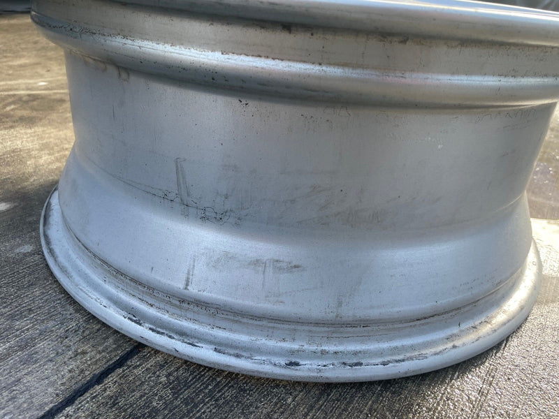 Load image into Gallery viewer, HYUNDAI TUCSON 17x7 5 SPOKE SILVER ALLOY WHEEL W/TIRE (ONLY#1) 22-24 # 113736
