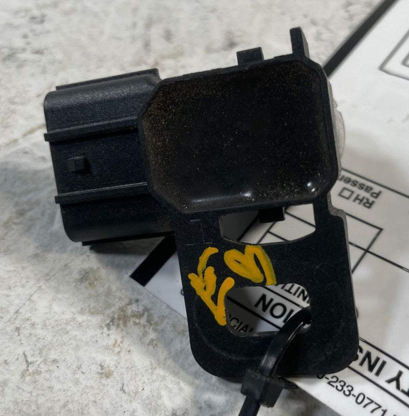 Load image into Gallery viewer, 2019 - 2021 ACURA RDX REAR BUMPER PARK PARKING AID ASSIST PDC SENSOR # 109717
