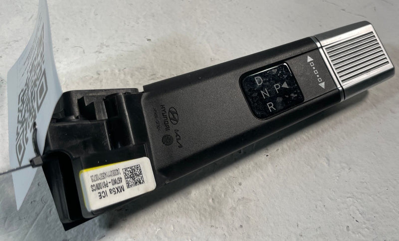 Load image into Gallery viewer, 2024-25 HYUNDAI SANTA FE TRANSMISSION GEAR SHIFT SHIFTER HANDLE LEVER # 106918
