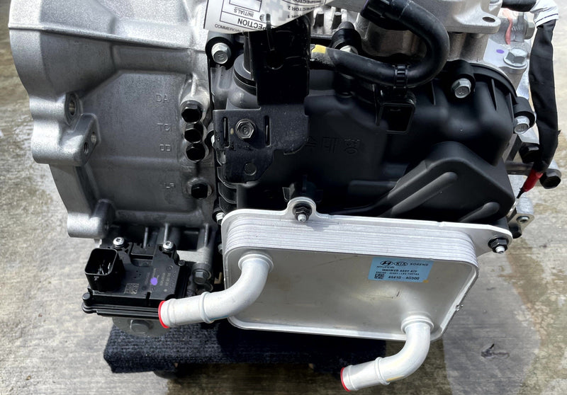 Load image into Gallery viewer, HYUNDAI SANTA FE FWD AUTOMATIC TRANSMISSION ASSEMBLY 2.5L 1K MILES 2026 # 111298
