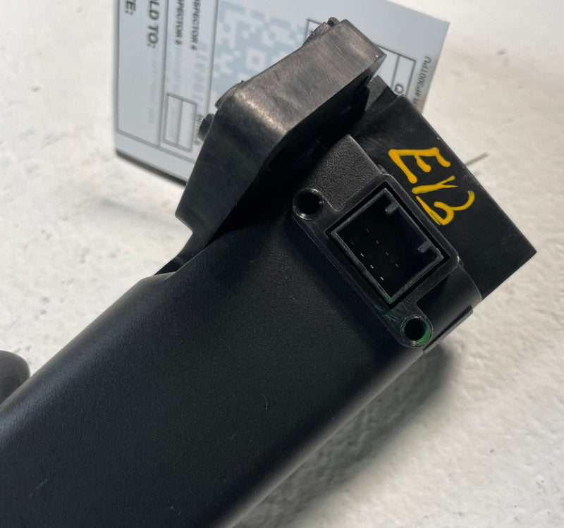 Load image into Gallery viewer, 2024-25 HYUNDAI SANTA FE TRANSMISSION GEAR SHIFT SHIFTER HANDLE LEVER # 106918

