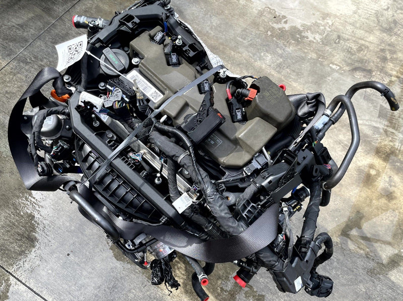 Load image into Gallery viewer, HYUNDAI SANTA FE FWD G4K ENGINE MOTOR ASSEMBLY 2.5L 1K MILES 2024-2026 # 111294
