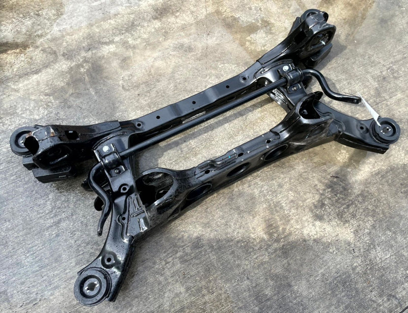Load image into Gallery viewer, 24-26 HYUNDAI SANTA FE FWD REAR SUSPENSION CRADLE CROSSMEMBER SUBFRAME # 111297
