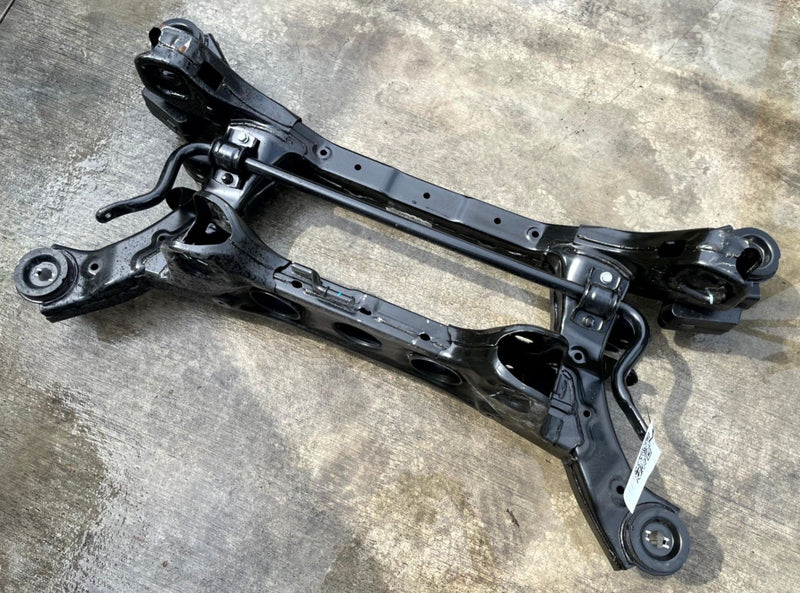 Load image into Gallery viewer, 24-26 HYUNDAI SANTA FE FWD REAR SUSPENSION CRADLE CROSSMEMBER SUBFRAME # 111297
