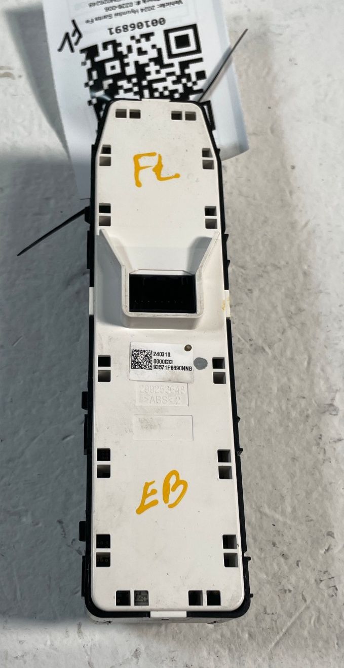 Load image into Gallery viewer, 2024 - 2025 HYUNDAI SANTA FE FRONT LEFT SIDE MASTER DOOR WINDOW SWITCH # 106891
