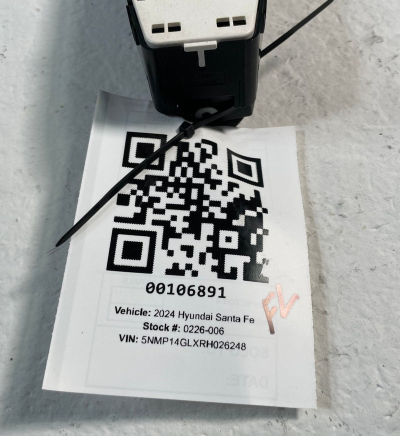 Load image into Gallery viewer, 2024 - 2025 HYUNDAI SANTA FE FRONT LEFT SIDE MASTER DOOR WINDOW SWITCH # 106891
