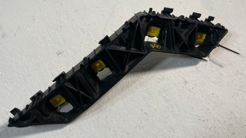 Load image into Gallery viewer, 2024-2026 HYUNDAI SANTA FE REAR LEFT SIDE BUMPER UPPER SUPPORT BRACKET # 106892

