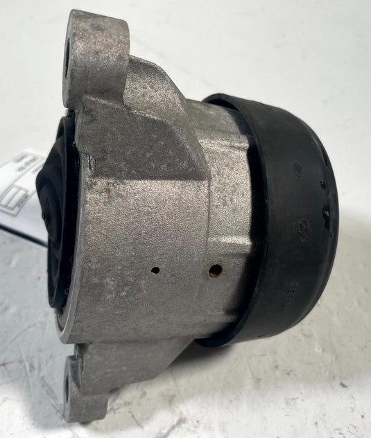 2019 - 2023 GENESIS G70 FRONT RIGHT PASSENGER SIDE ENGINE MOTOR MOUNT
