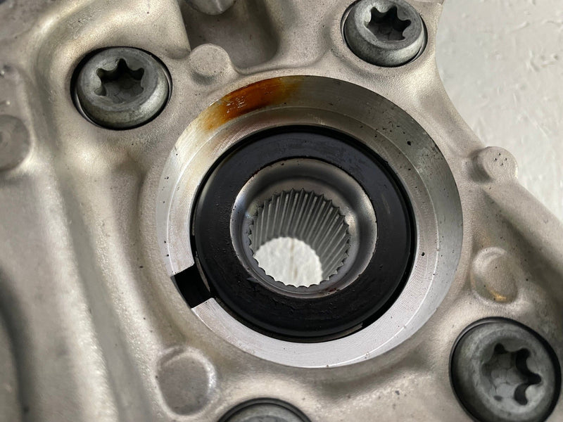 Load image into Gallery viewer, 22-26 HYUNDAI TUCSON FRONT RIGHT PASSENGER SIDE SPINDLE KNUCKLE &amp; HUB # 113725
