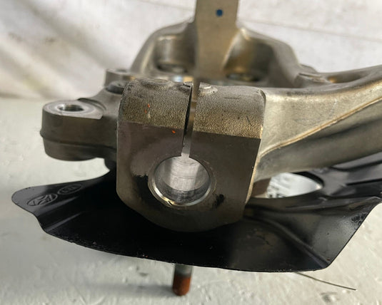 22-26 HYUNDAI TUCSON FRONT RIGHT PASSENGER SIDE SPINDLE KNUCKLE & HUB