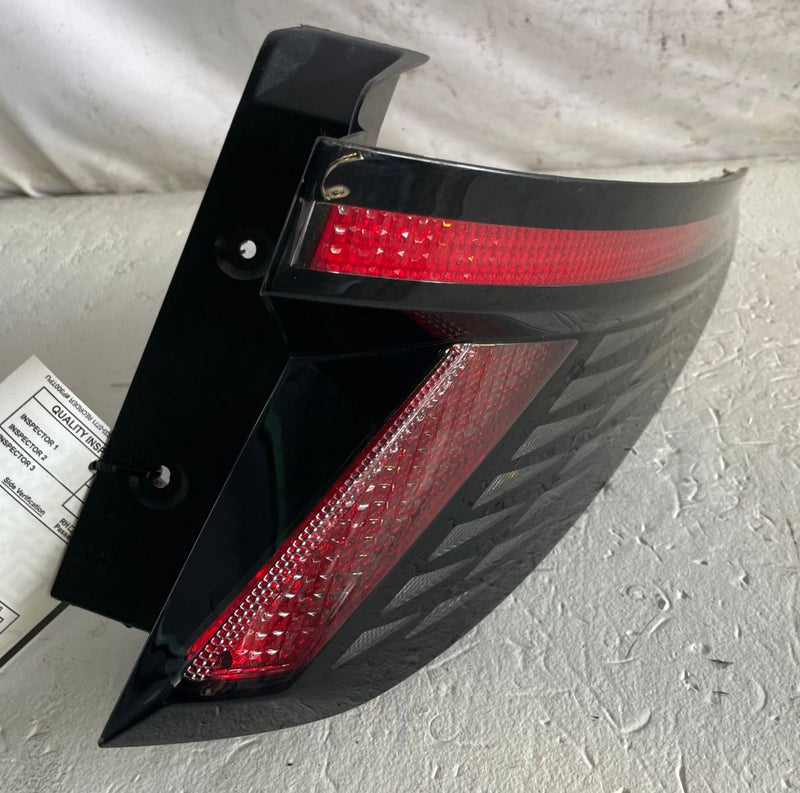 Load image into Gallery viewer, 2022-2026 HYUNDAI TUCSON REAR RIGHT PASSENGER SIDE OUTER TAILLIGHT LAMP # 113720
