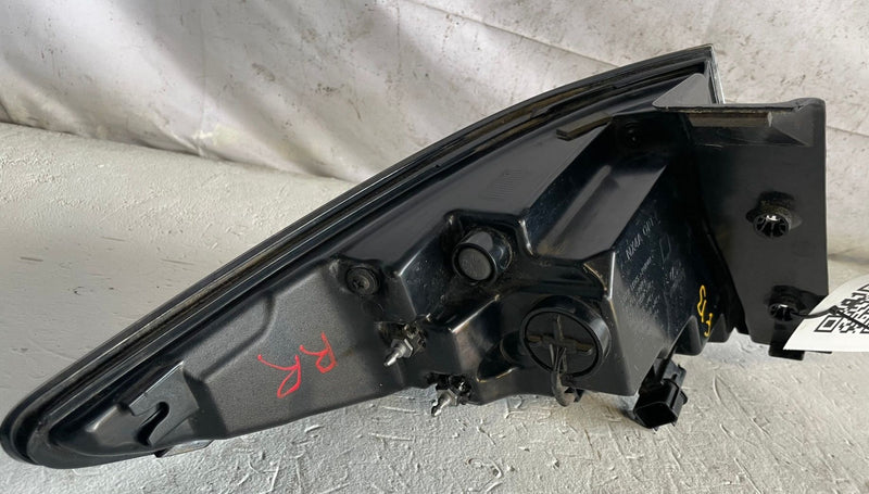 Load image into Gallery viewer, 2022-2026 HYUNDAI TUCSON REAR RIGHT PASSENGER SIDE OUTER TAILLIGHT LAMP # 113720
