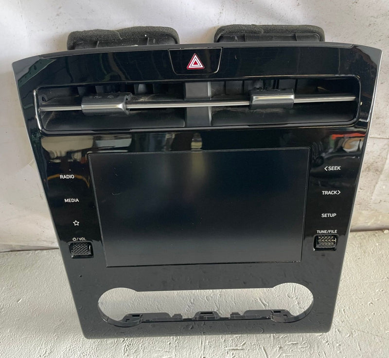 Load image into Gallery viewer, 2022 - 2024 HYUNDAI TUCSON DASHBOARD RADIO MEDIA DISPLAY SCREEN PANEL # 113714
