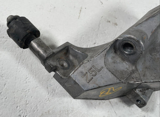 2017-2022 INFINITI Q60 FRONT LEFT SIDE ENGINE MOUNT SUPPORT BRACKET 3.0L