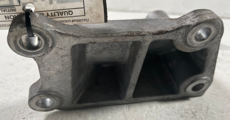 Load image into Gallery viewer, 2017-2022 INFINITI Q60 FRONT LEFT SIDE ENGINE MOUNT SUPPORT BRACKET 3.0L #112508
