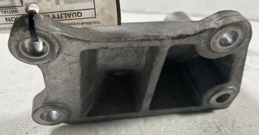 2017-2022 INFINITI Q60 FRONT LEFT SIDE ENGINE MOUNT SUPPORT BRACKET 3.0L
