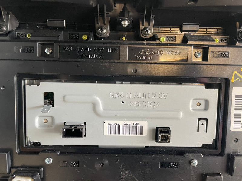 Load image into Gallery viewer, 2022 - 2024 HYUNDAI TUCSON DASHBOARD RADIO MEDIA DISPLAY SCREEN PANEL # 113714
