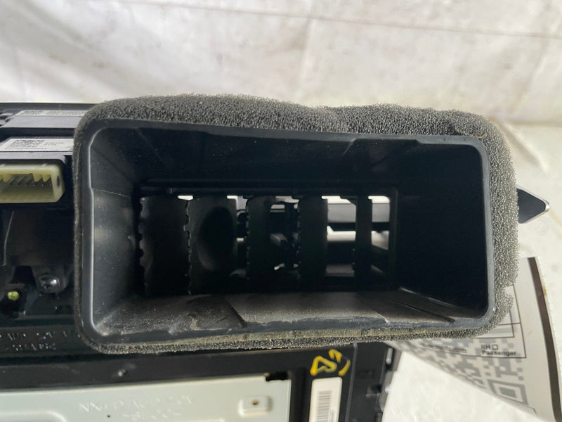 Load image into Gallery viewer, 2022 - 2024 HYUNDAI TUCSON DASHBOARD RADIO MEDIA DISPLAY SCREEN PANEL # 113714
