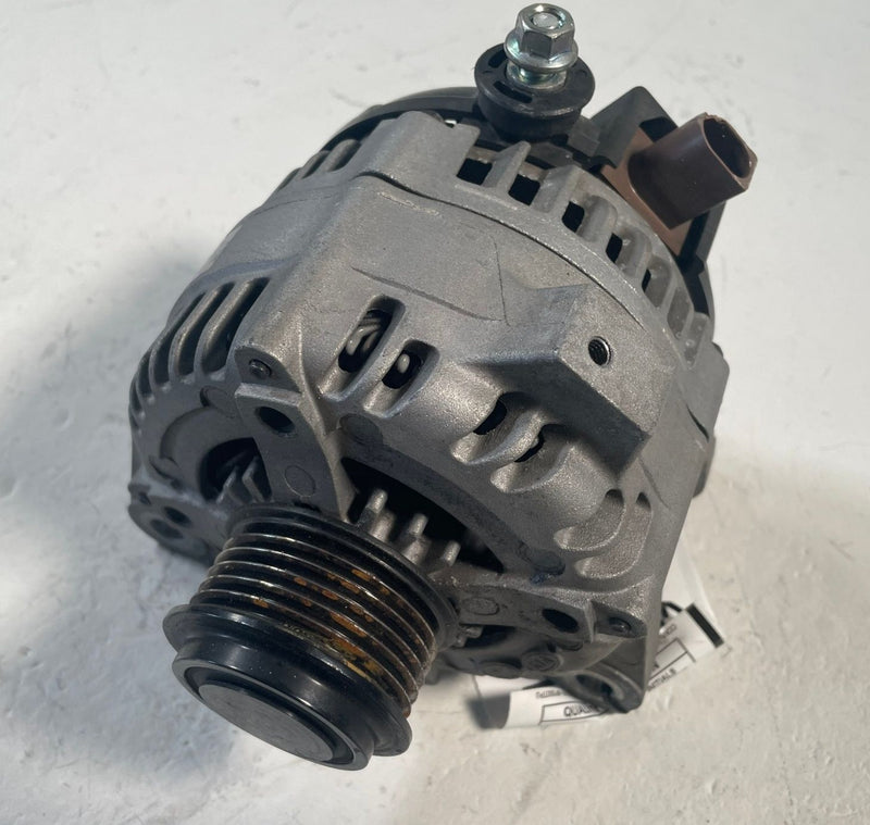 Load image into Gallery viewer, 2019-2023 GENESIS G70 ENGINE ALTERNATOR GENERATOR ASSEMBLY 13.5V 2.5L # 113923
