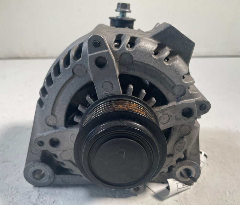 Load image into Gallery viewer, 2019-2023 GENESIS G70 ENGINE ALTERNATOR GENERATOR ASSEMBLY 13.5V 2.5L # 113923
