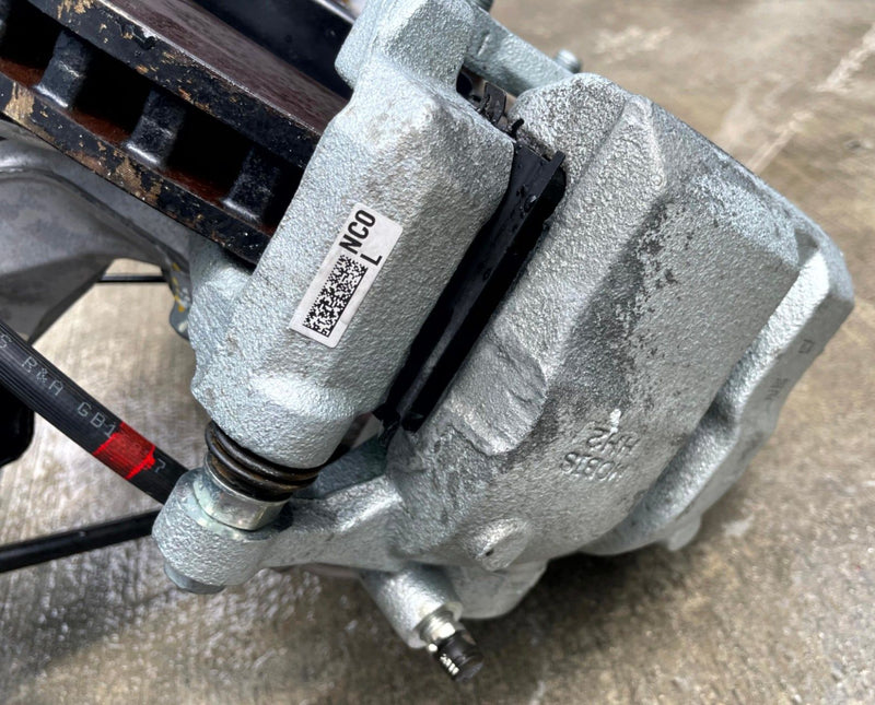 Load image into Gallery viewer, 2022-24 HYUNDAI IONIQ 5 FRONT LEFT DRIVER SIDE SUSPENSION KNEE ASSEMBLY # 108860
