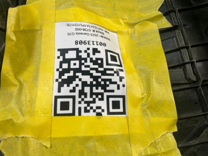 Load image into Gallery viewer, 2019 - 2023 GENESIS G70 ENGINE MOTOR APPEARANCE TOP COVER PANEL 2.0L # 113908
