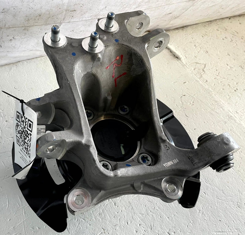 Load image into Gallery viewer, 21-26 HYUNDAI SANTA FE FWD REAR LEFT SPINDLE KNUCKLE W/ WHEEL HUB 2.5L # 111292

