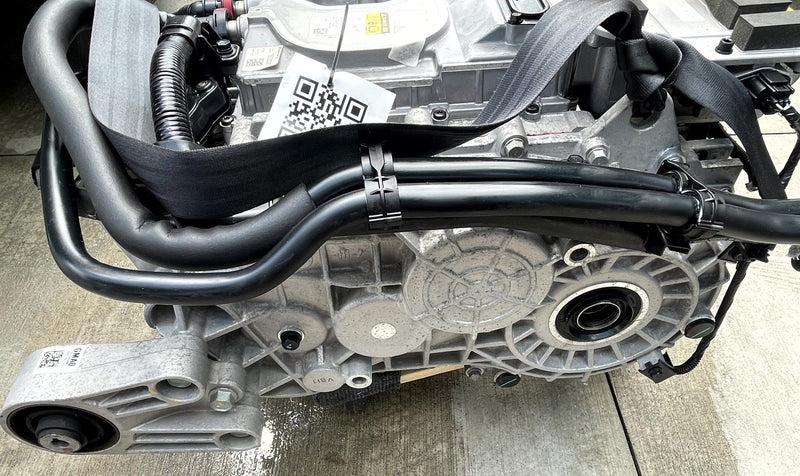 Load image into Gallery viewer, HYUNDAI IONIQ 5 RWD EM17 REAR DRIVE UNIT ENGINE ASSEMBLY 2022 - 2024 # 108854
