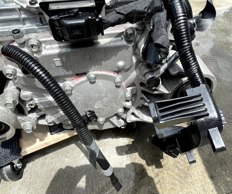 Load image into Gallery viewer, HYUNDAI IONIQ 5 RWD EM17 REAR DRIVE UNIT ENGINE ASSEMBLY 2022 - 2024 # 108854
