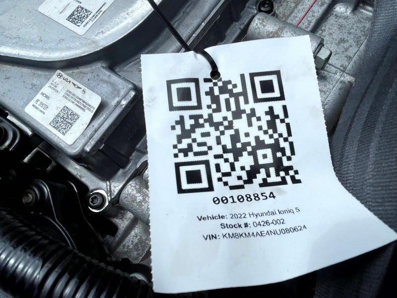 Load image into Gallery viewer, HYUNDAI IONIQ 5 RWD EM17 REAR DRIVE UNIT ENGINE ASSEMBLY 2022 - 2024 # 108854
