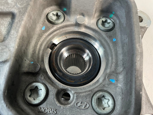 2021-2025 HYUNDAI SANTA FE FRONT LEFT SIDE SPINDLE KNUCKLE W/BEARING HUB
