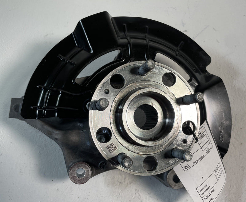 Load image into Gallery viewer, 2021-2025 HYUNDAI SANTA FE FRONT LEFT SIDE SPINDLE KNUCKLE W/BEARING HUB #106932
