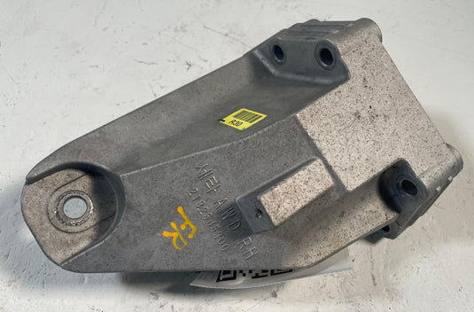 2019-2023 GENESIS G70 AWD FRONT RIGHT SIDE ENGINE MOUNT SUPPORT BRACKET 