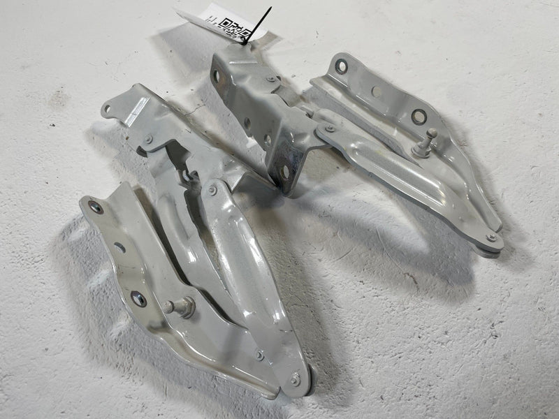 Load image into Gallery viewer, 2023-2025 HYUNDAI IONIQ 6 TRUNK DECK LID LEFT &amp; RIGHT HINGE SUPPORT # 109814

