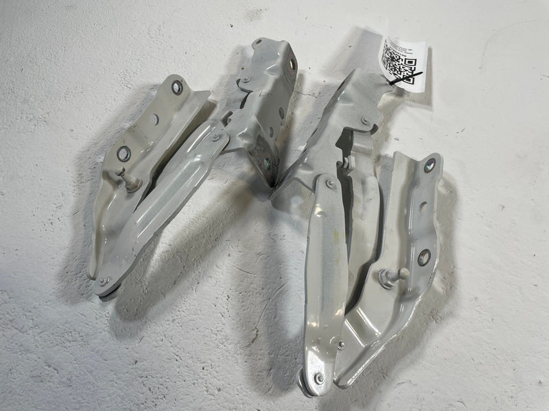 Load image into Gallery viewer, 2023-2025 HYUNDAI IONIQ 6 TRUNK DECK LID LEFT &amp; RIGHT HINGE SUPPORT # 109814
