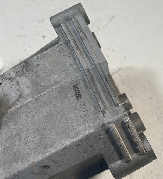 2019-2023 GENESIS G70 AWD FRONT RIGHT SIDE ENGINE MOUNT SUPPORT BRACKET