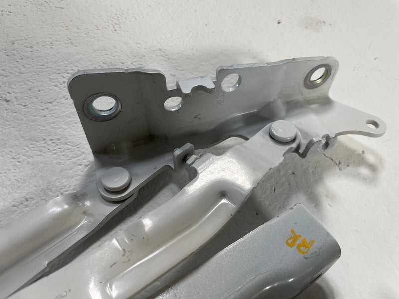 Load image into Gallery viewer, 2023-2025 HYUNDAI IONIQ 6 TRUNK DECK LID LEFT &amp; RIGHT HINGE SUPPORT # 109814
