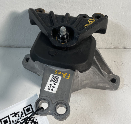 2024-2025 HYUNDAI SANTA FE FRONT RIGHT SIDE ENGINE MOUNT SUPPORT BRACKET