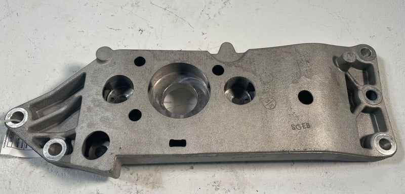 Load image into Gallery viewer, 2019-2026 GENESIS G70 AWD TRANSMISSION CROSSMEMBER MOUNT 21735G9300 # 113898
