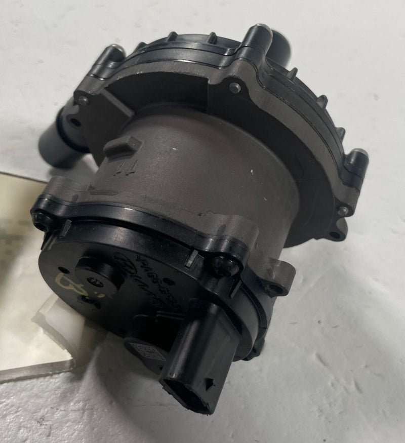 Load image into Gallery viewer, 2025-2026 HYUNDAI IONIQ 5 ENGINE MOTOR AUXILIARY WATER COOLANT PUMP # 112566
